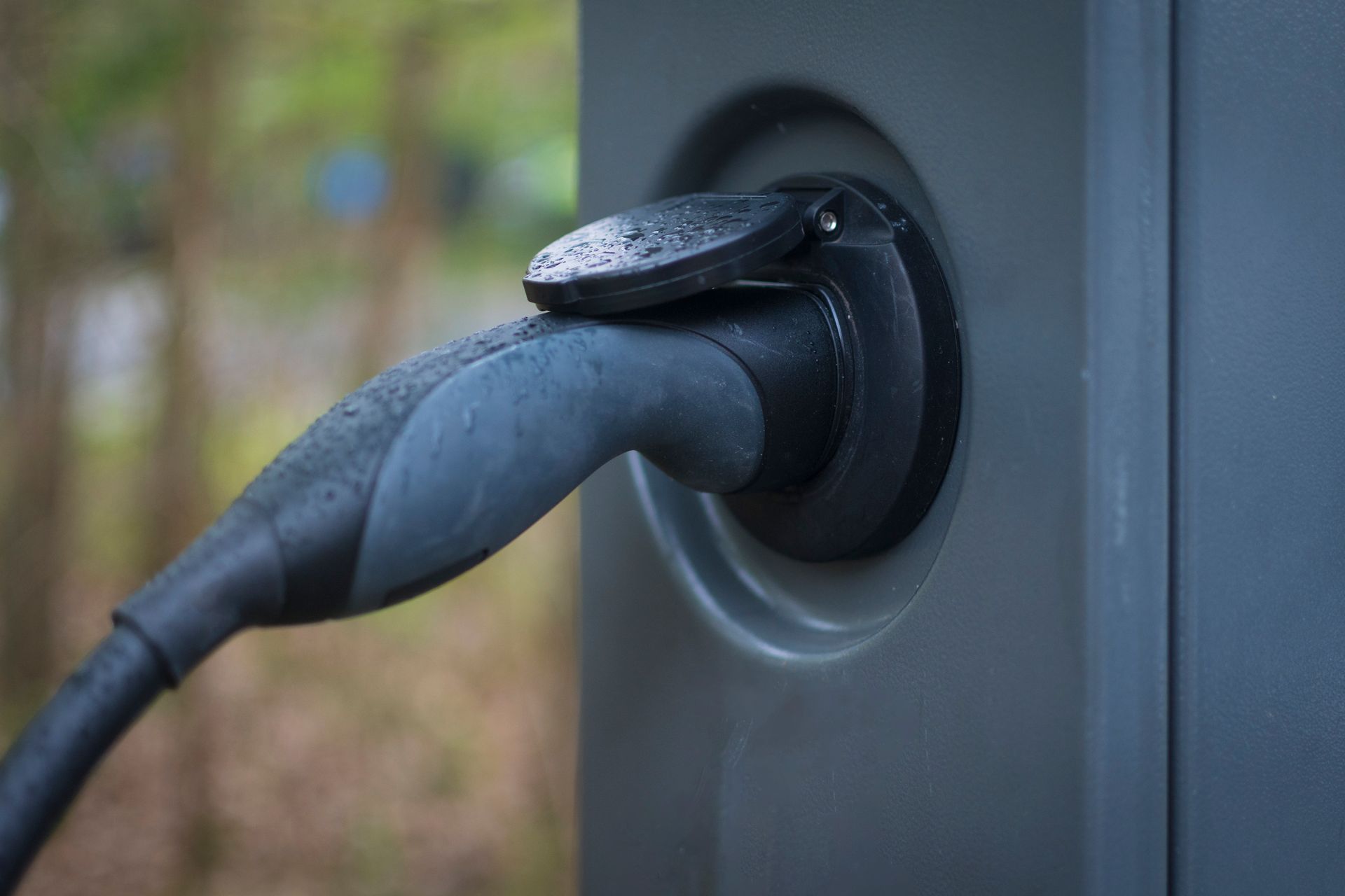 sähköautojen latausasemia kaikkialla Joensuun alueella