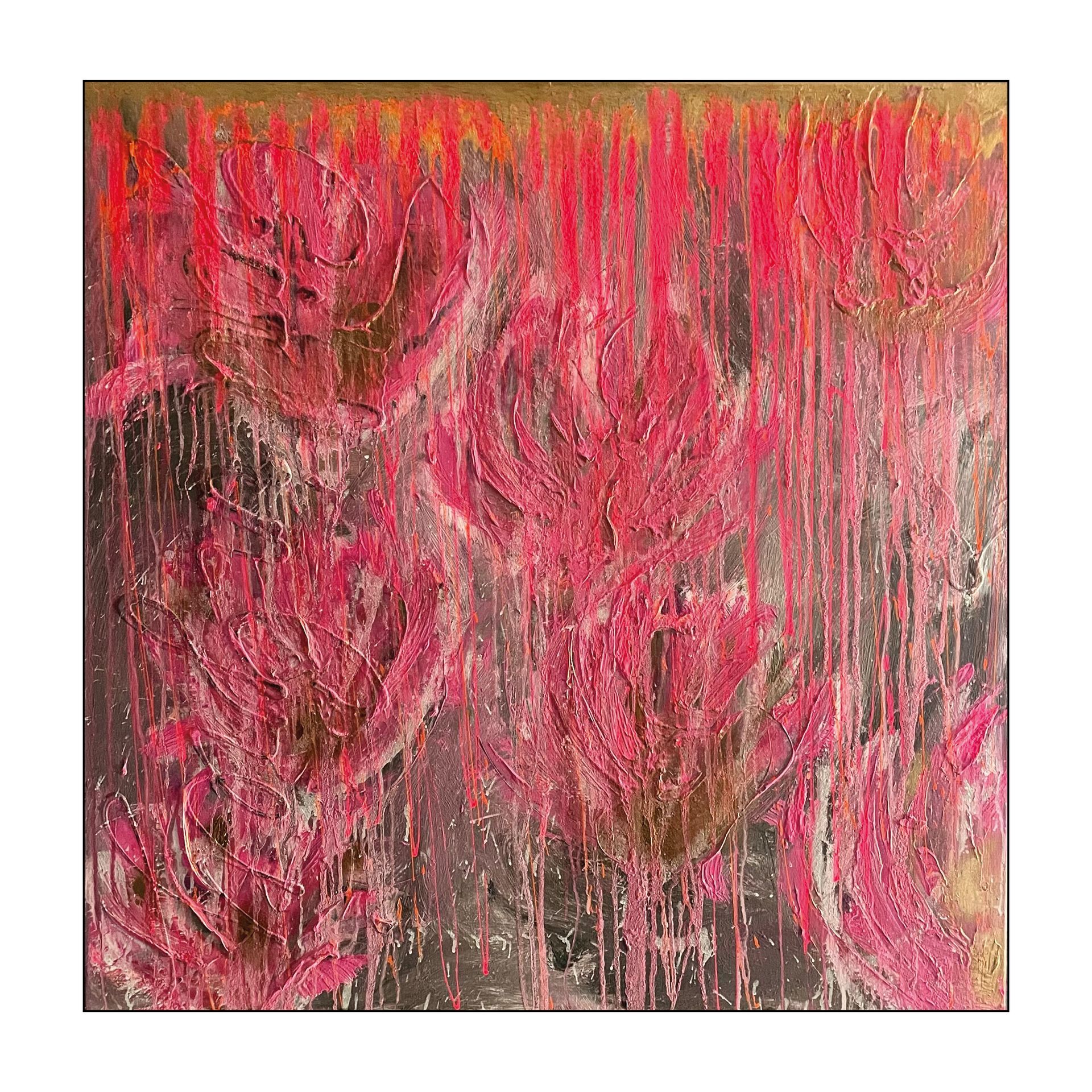 Abstract schilderij met roze bloemen en metallic gouden accenten. Verf druipt naar beneden over een donkere achtergrond.