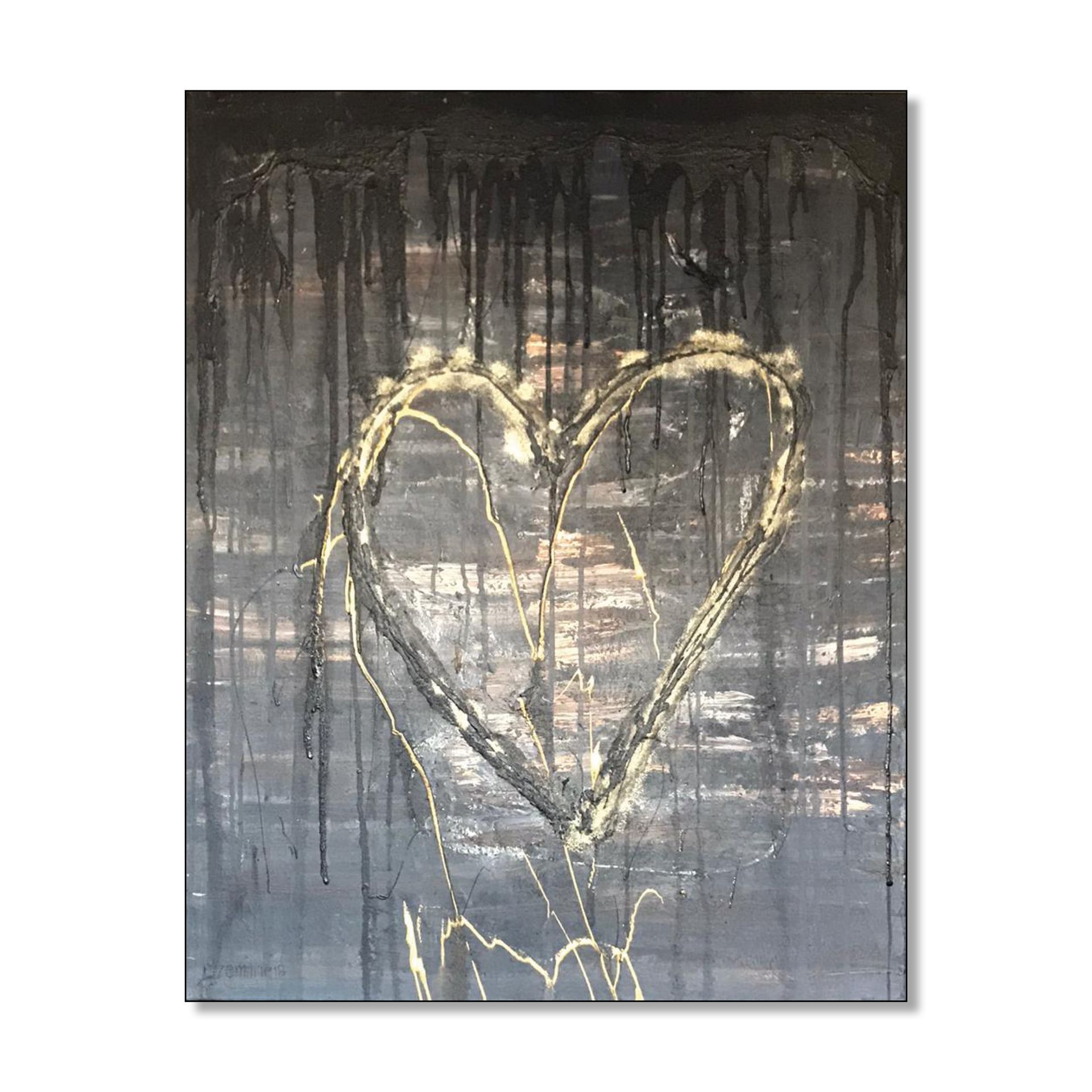 Een zwart-gouden harttekening op een gestructureerde donkergrijze achtergrond met druipende verf.