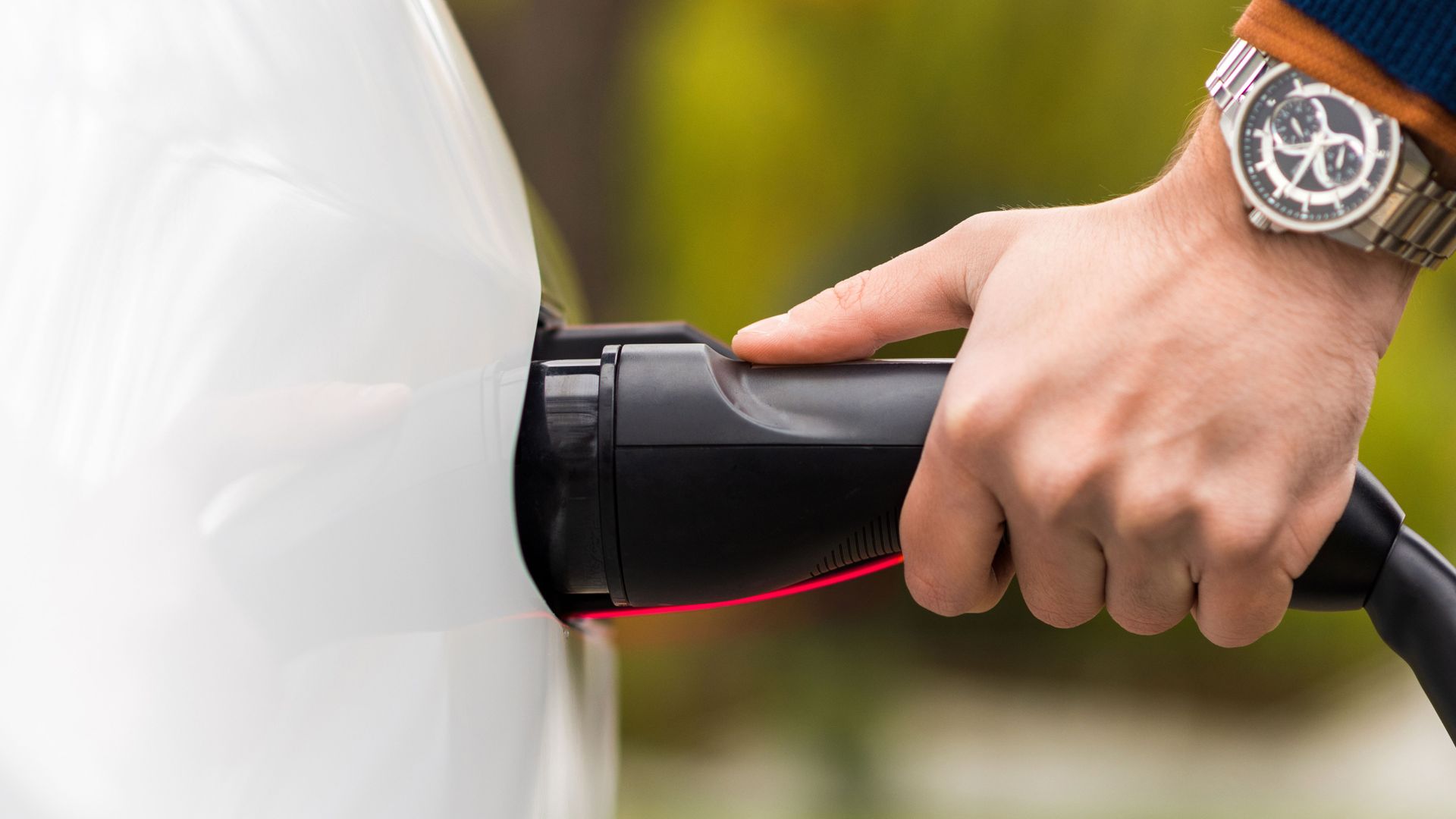 Electric cars are cheaper to run than petrol or diesel cars. Or are they? Let's take a close look at the maths.
