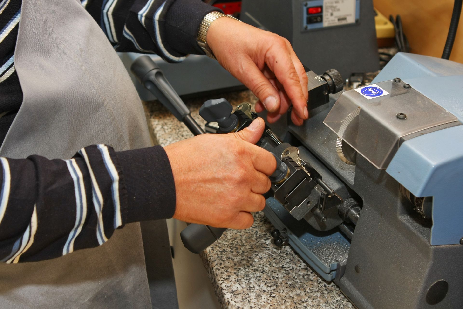 Key Cutting Machine — Wentworthville, NSW — Avesta Tailoring