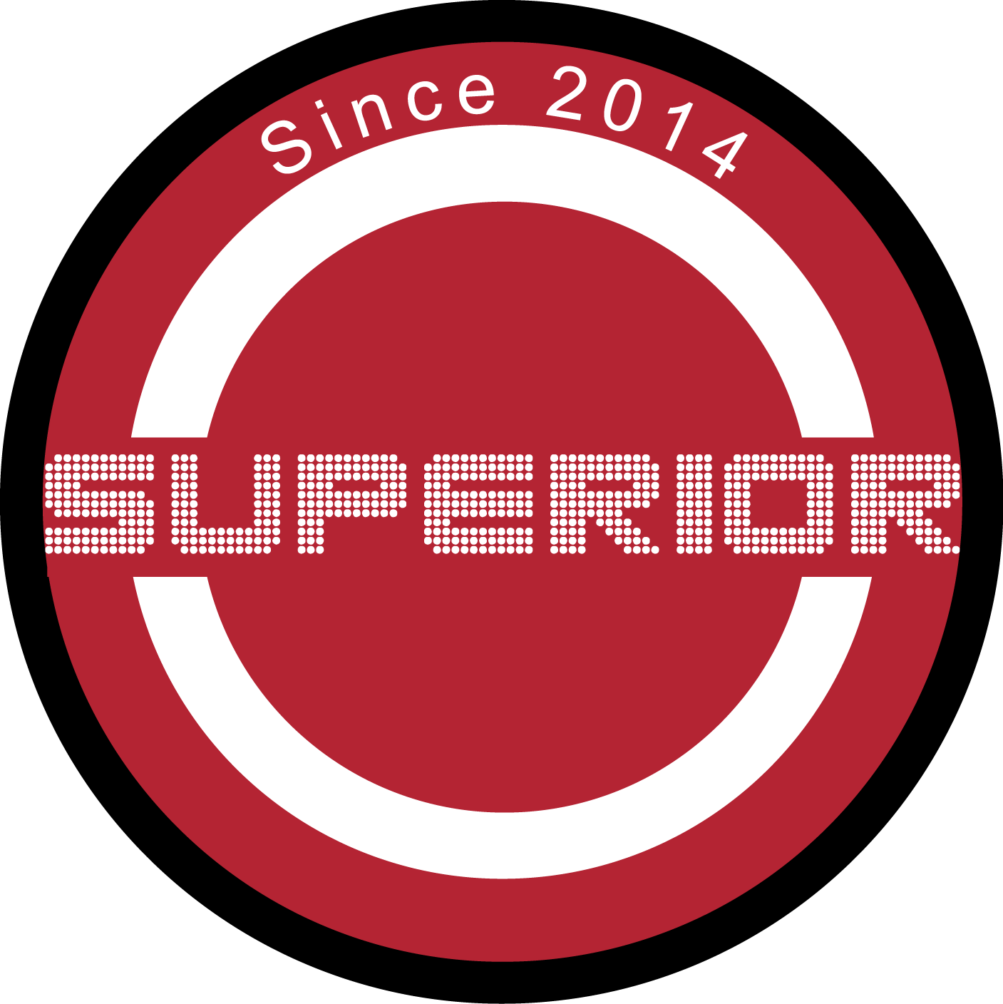 圓形紅黑相間的 Superior 標誌,帶有“Since 2014”字樣和白色圓環設計。