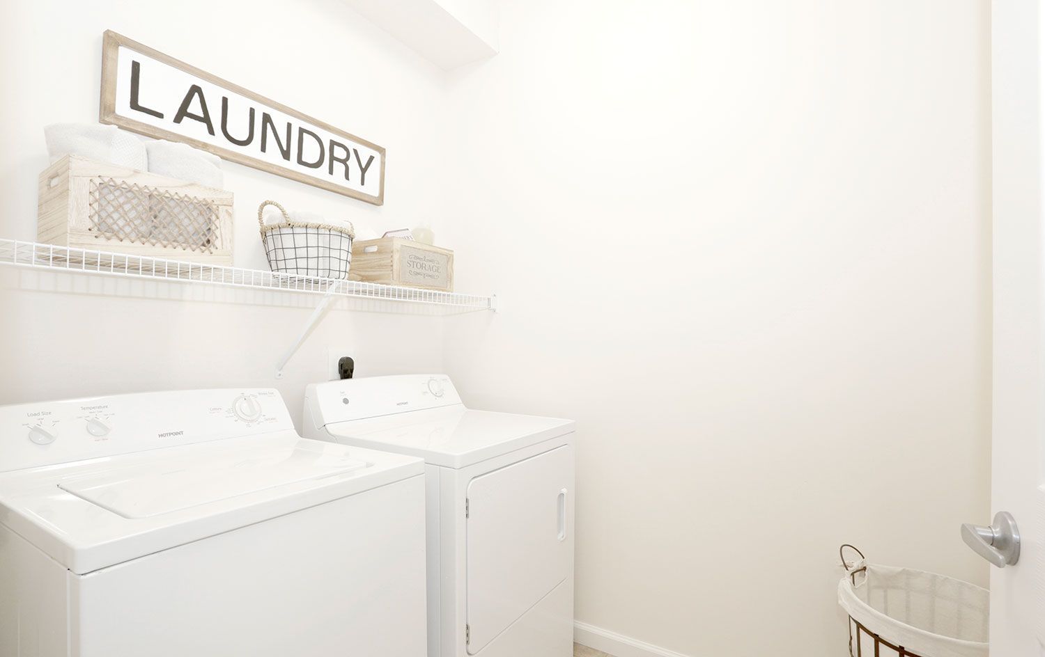 Windsor West - Full-Size Washer & Dryer in Each Home