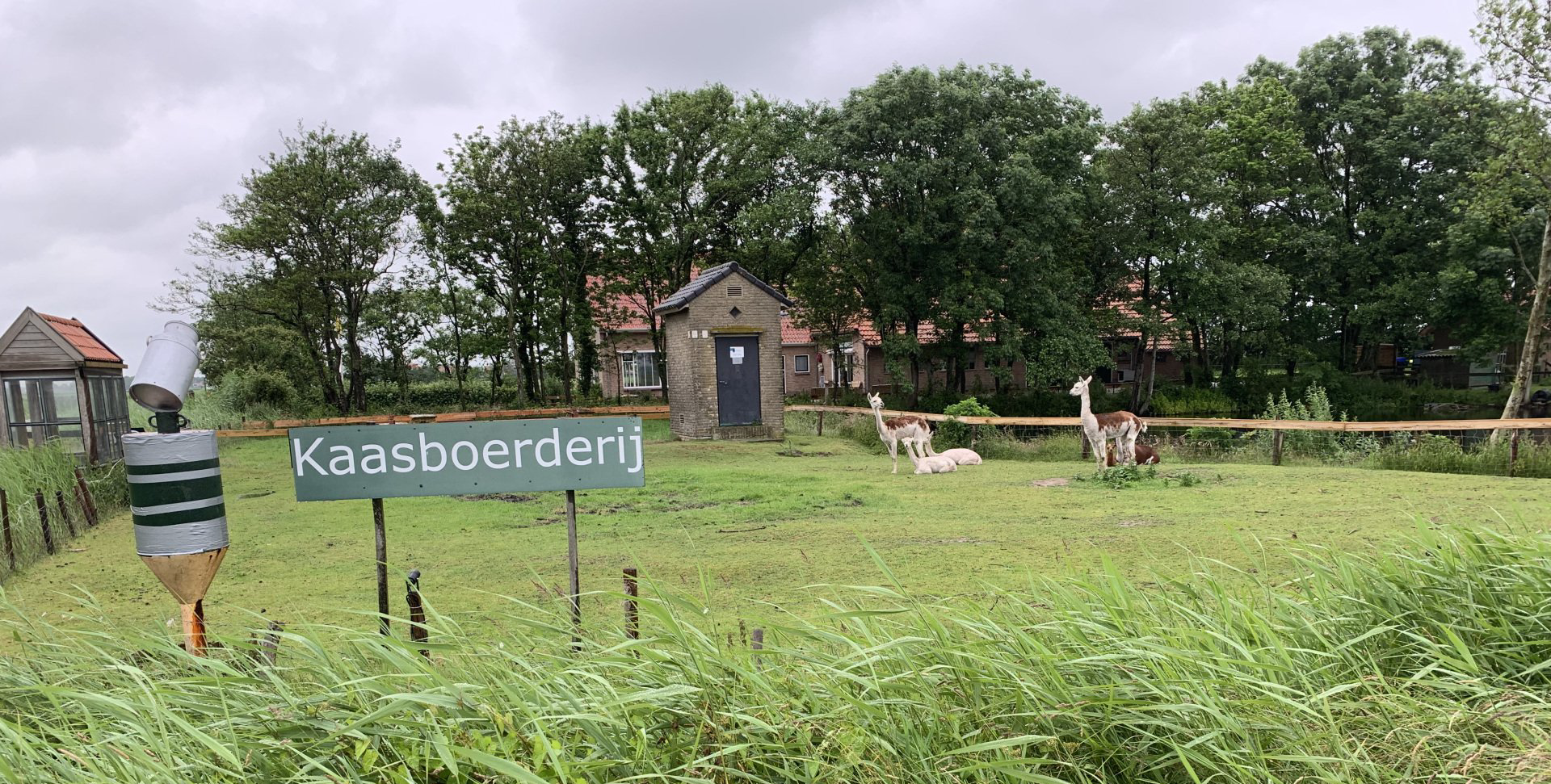Bord met de tekst 