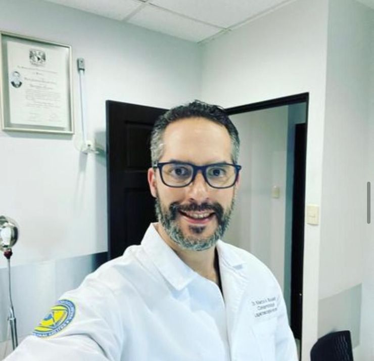 Dr. Marco , especialista en coloproctología y cirugía general