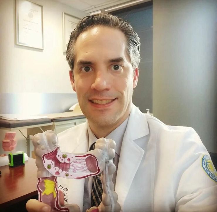 Cirujano proctólogo Dr. Marco