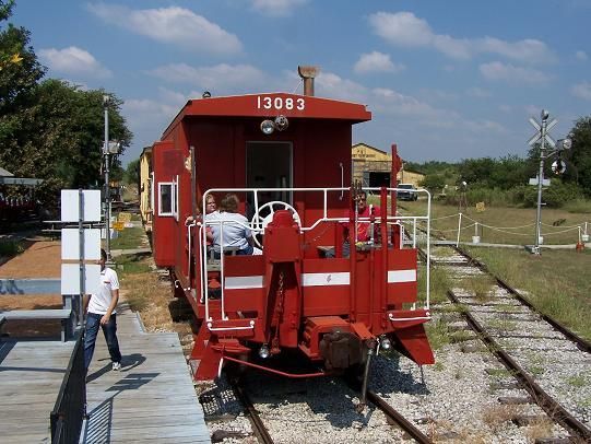 Missouri Pacific bay window caboose 13083