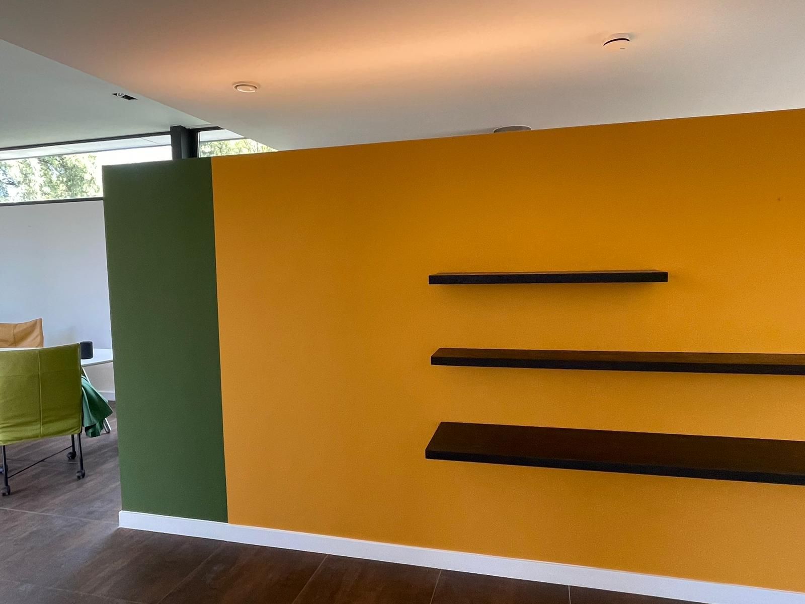 Kleurrijk binnenschilderwerk woning Aalst