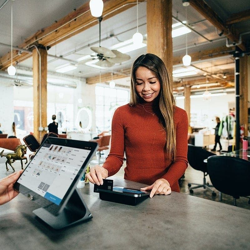 Une hausse du plafond du paiement sans contact