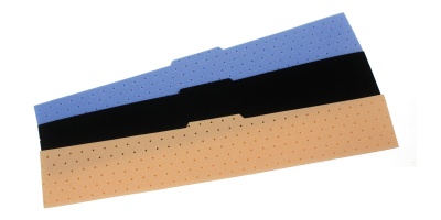 Drei übereinandergelegte Muster von Spangenmaterial in blau, schwarz und hautfarben