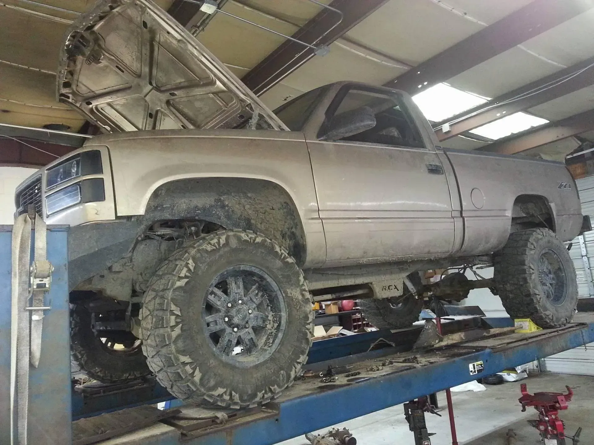 Tuck on a lift | Griffin Automotive & Transmission