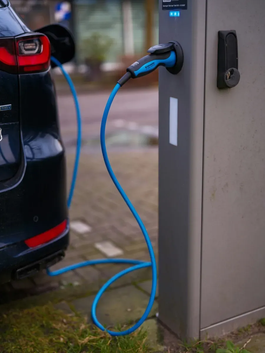 Installation de borne de recharge pour véhicule électrique (IRVE) en Essonne
