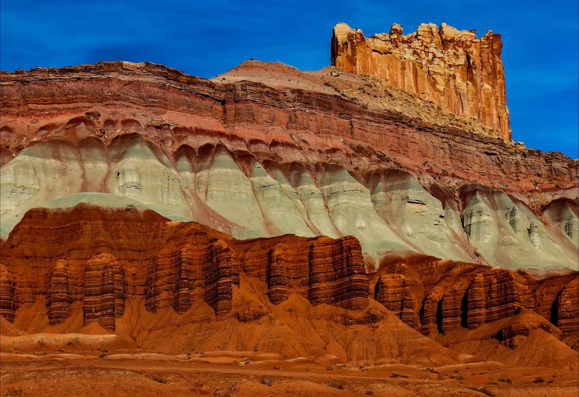 red-rock-layers