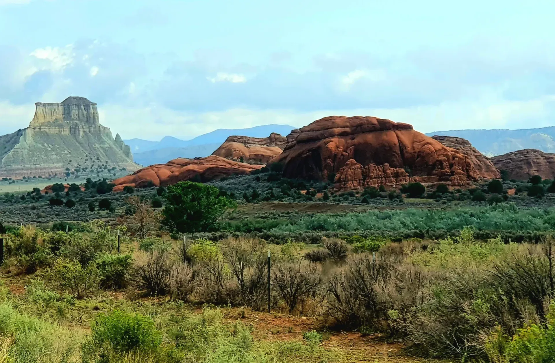 plains-with-red-rocks