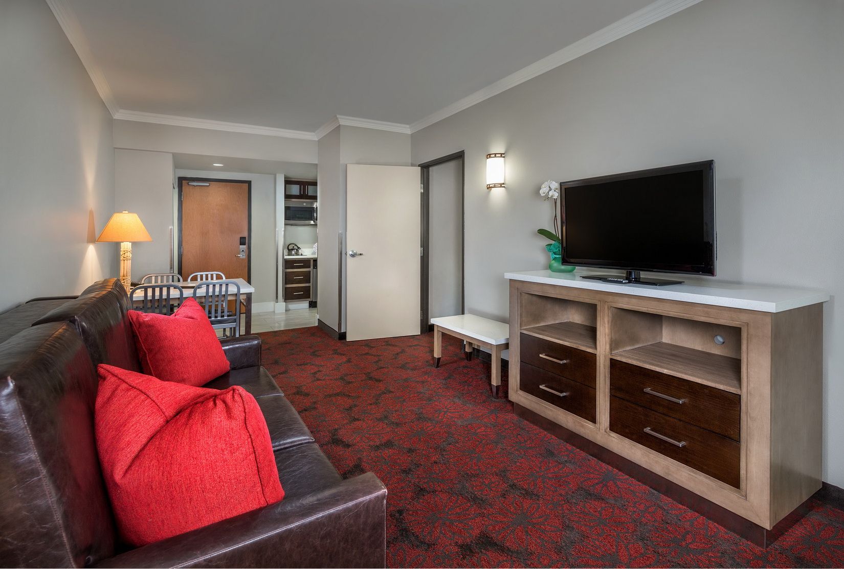 1 Bedroom Suite with Kitchen