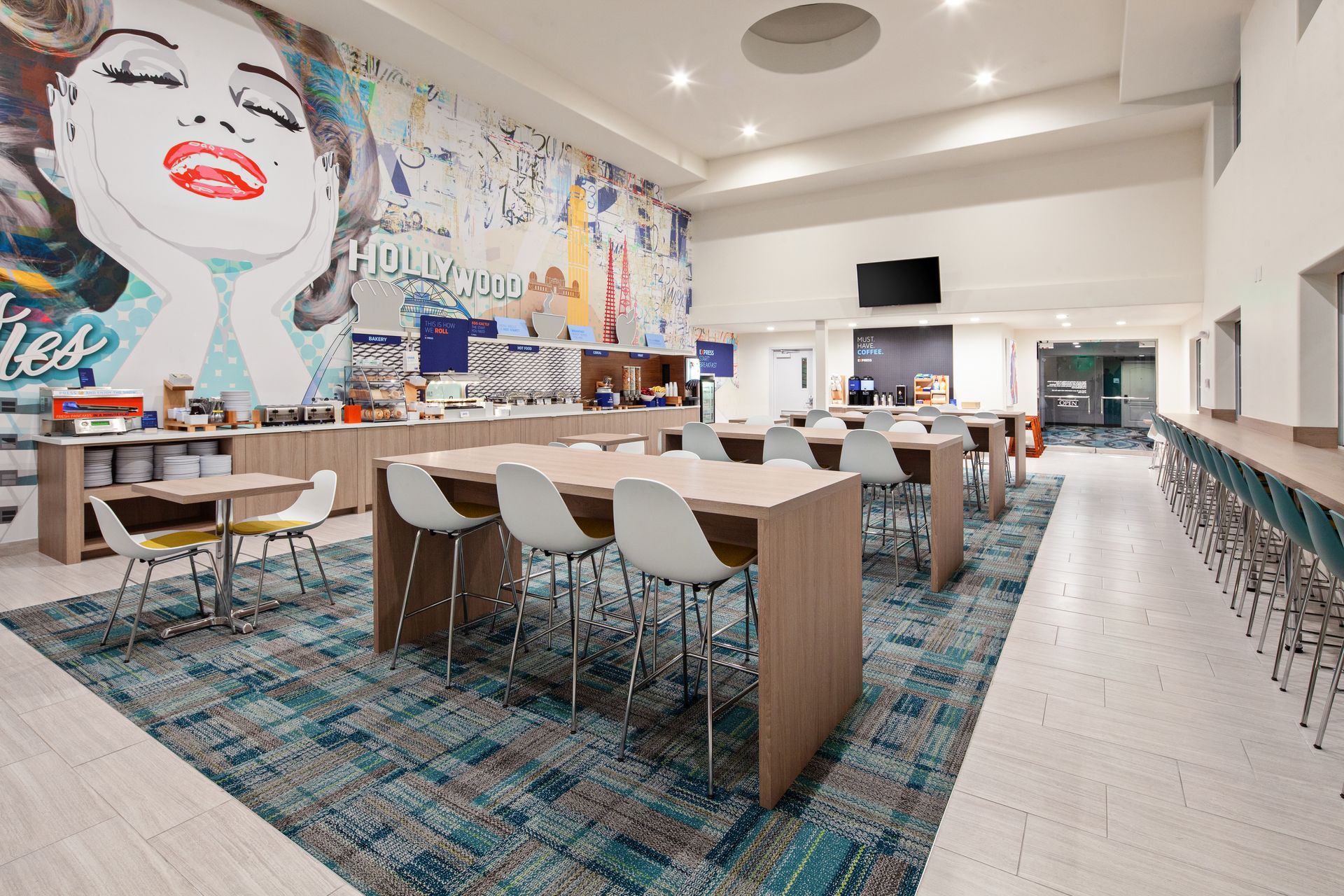Breakfast Seating Area
