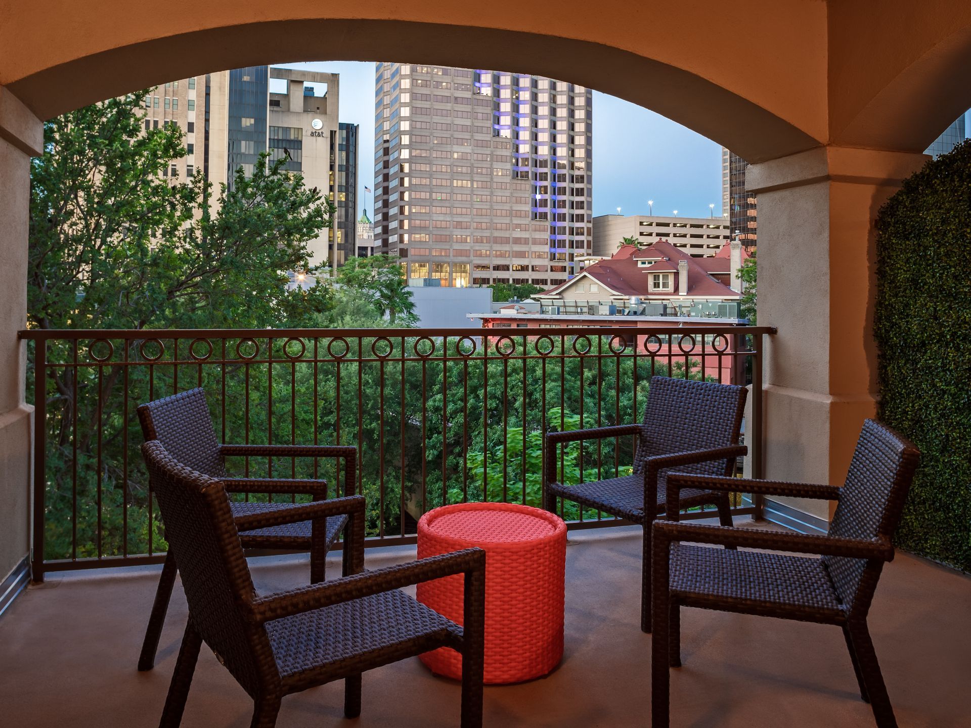 King Standard Balcony