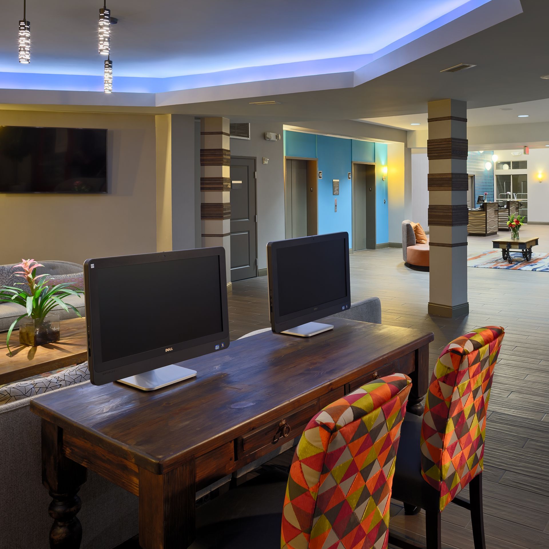 Lobby Business Center