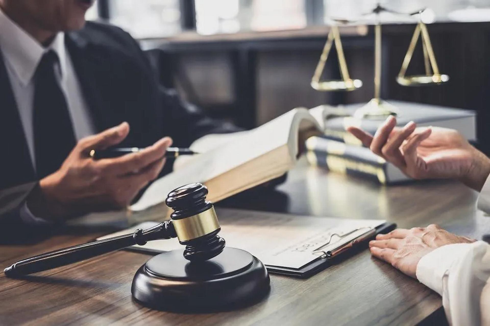 Criminal Lawyer On The Central Coast Consulting Clients