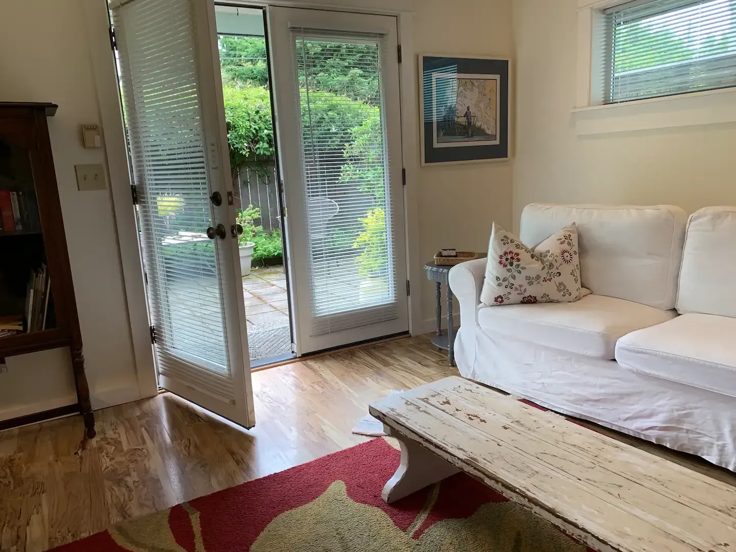 couch-and-open-door