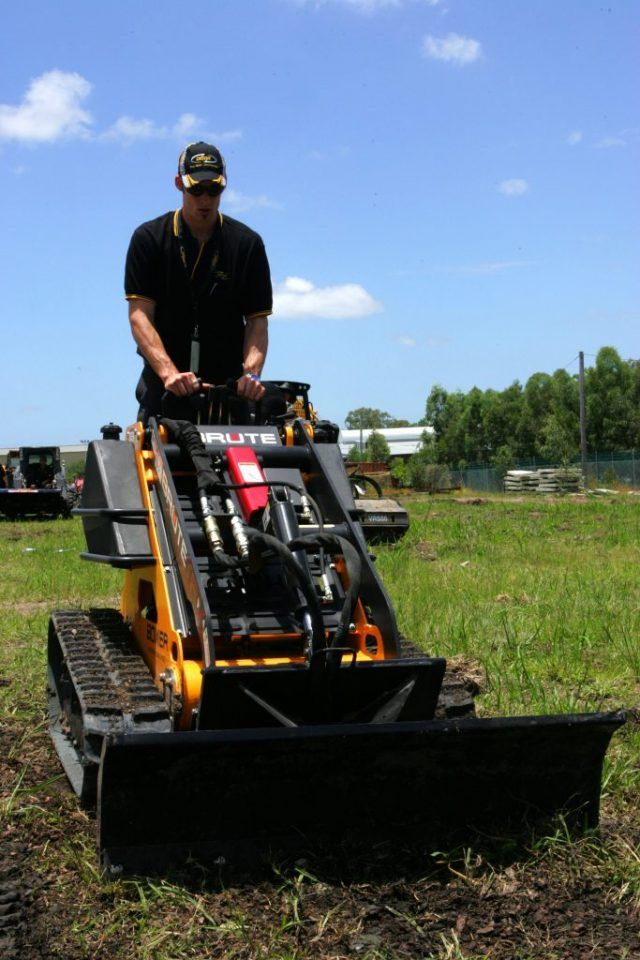 DIGGA Mini Dozer Blade Attachment