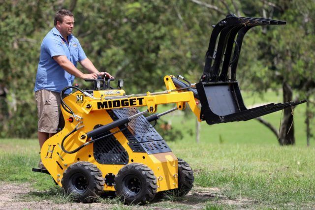 DIGGA Mini Dozer Blade Attachment