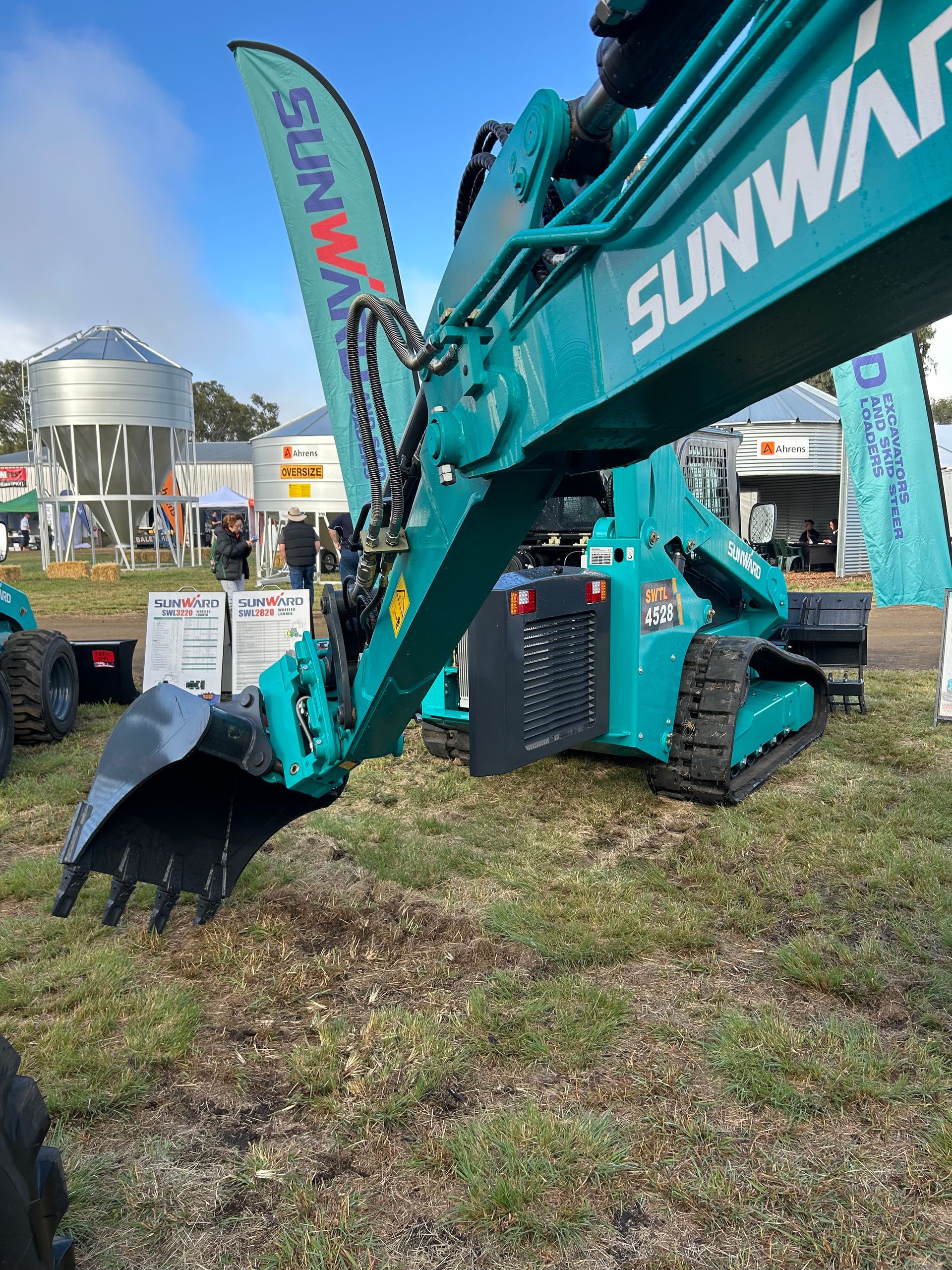 heavy machinery supplier Australia