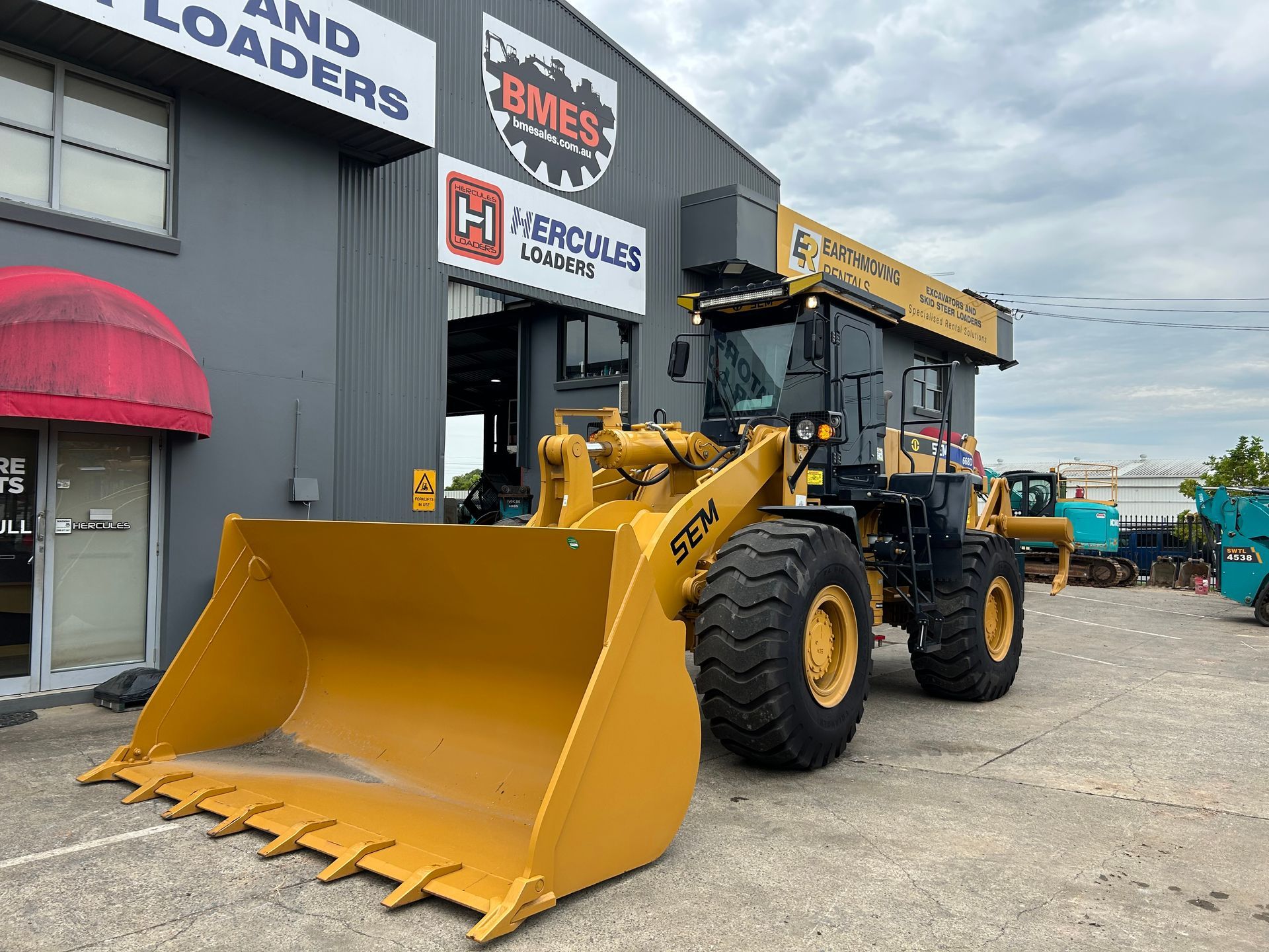 excavators and loaders Australia