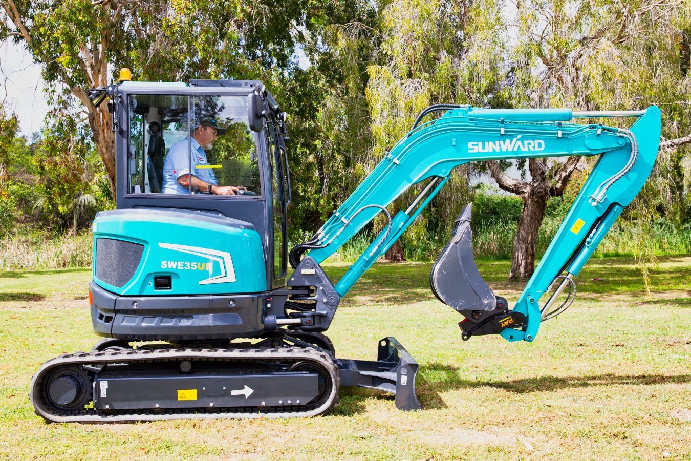 SUNWARD SWE35UF 3.5T Mini Excavator for Sale