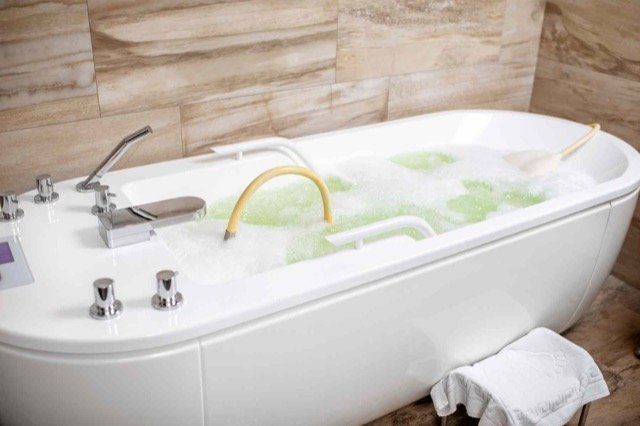 wheelchair accessible tubs langley BC