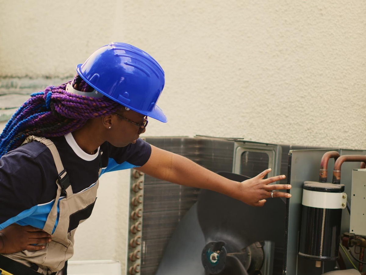 Air conditioning unit maintenance