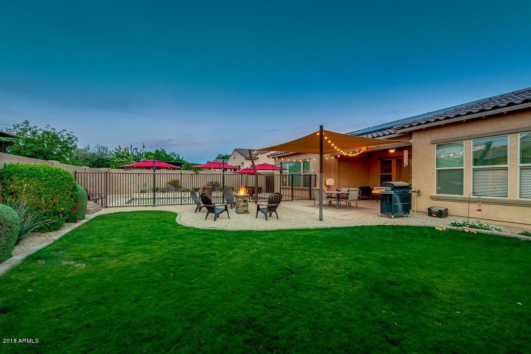 Patio cover awning in Phoenix, AZ backyard