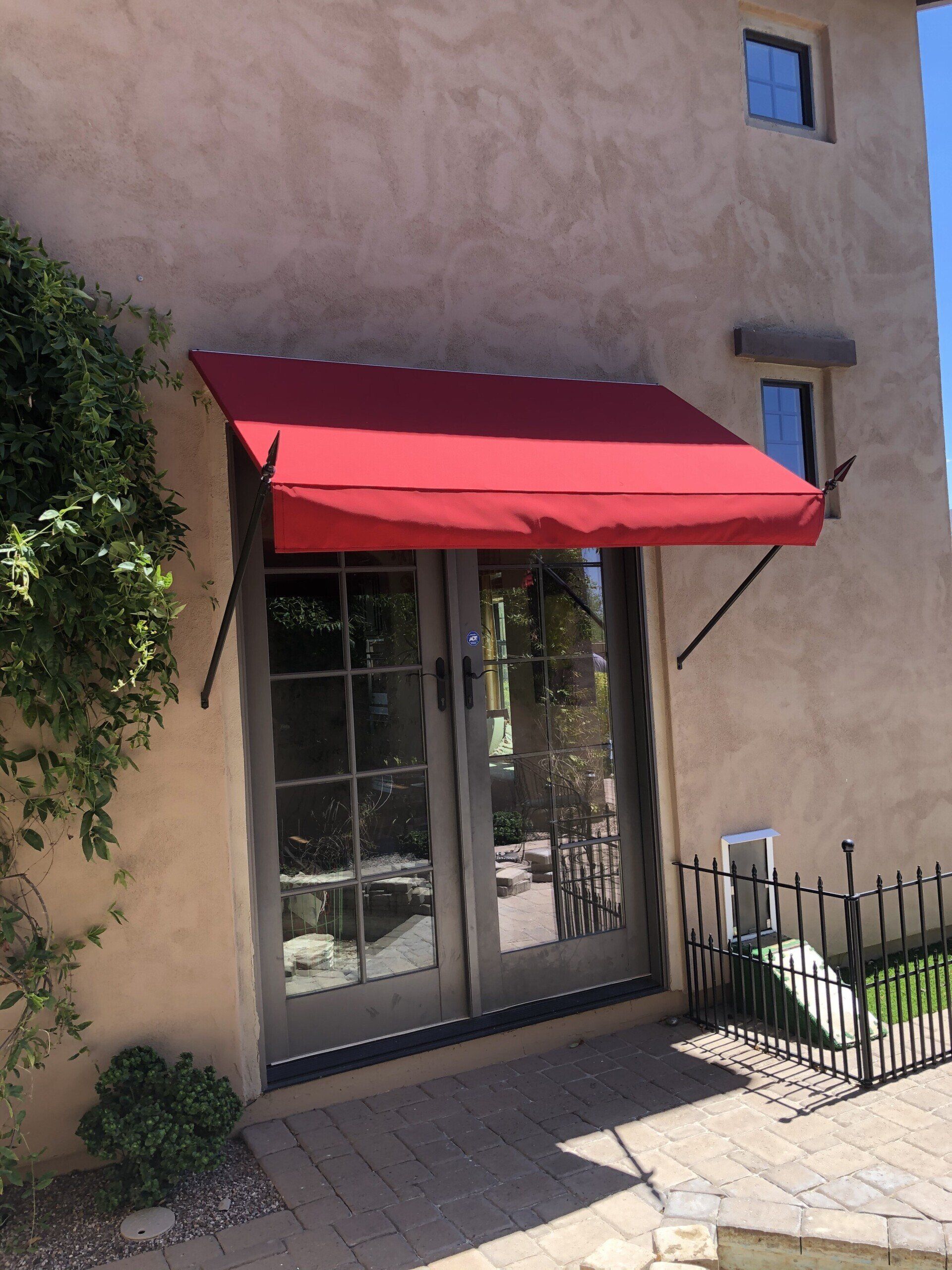 Company that installs and sells retractable  awnings in Phoenix AZ