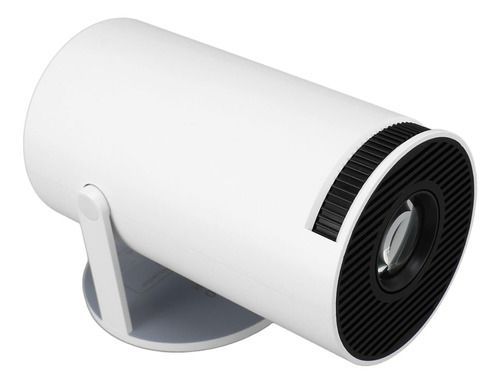 Proyector blanco con rejilla de lente negra sobre un soporte, inclinado hacia un lado.