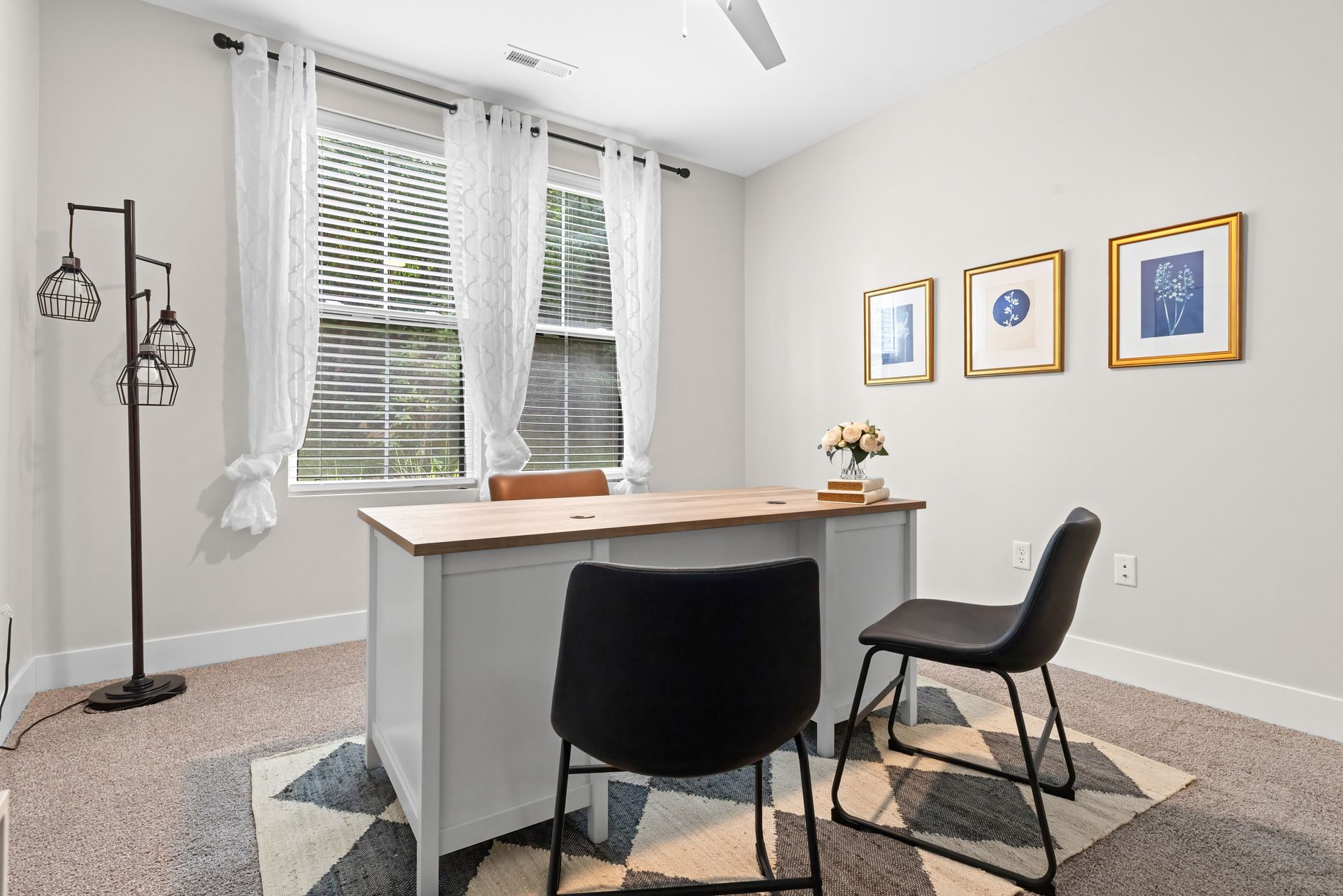Photo inspiration: Curated Luxury Apartments With Green Incentive Programs Gallery View 24