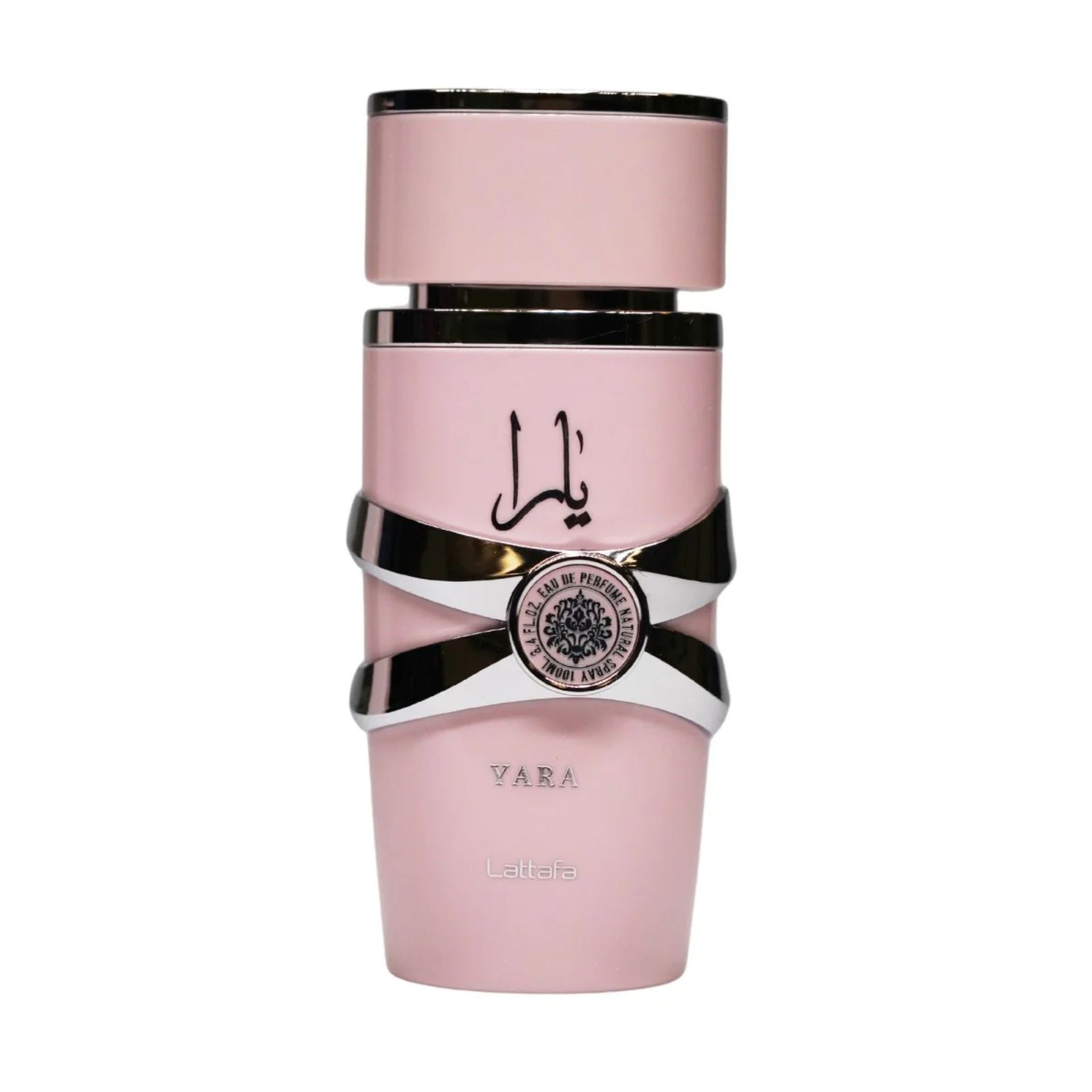 Frasco de perfume rosa con detalles plateados y caja floral, etiquetado como 