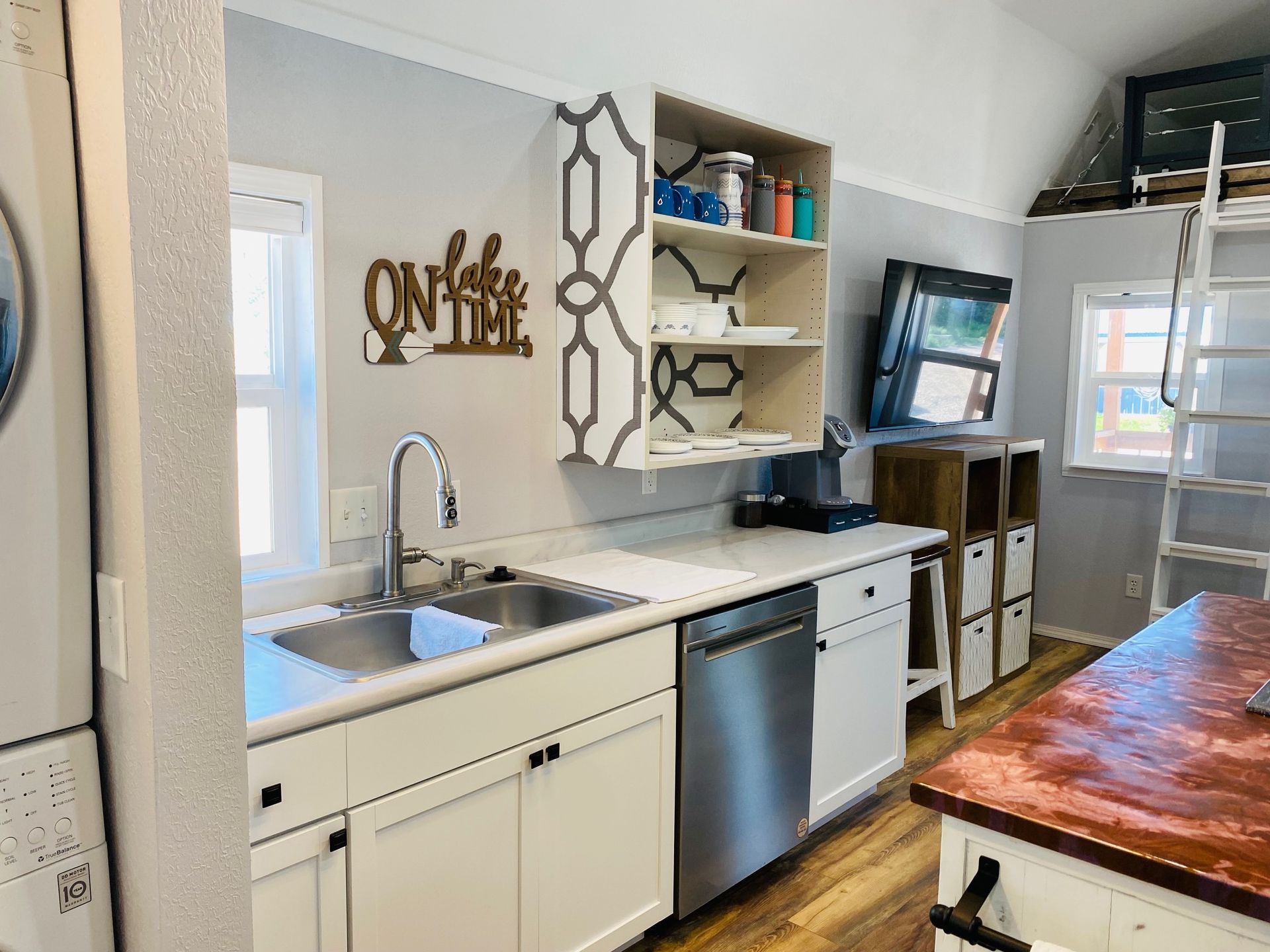 cabin-kitchen