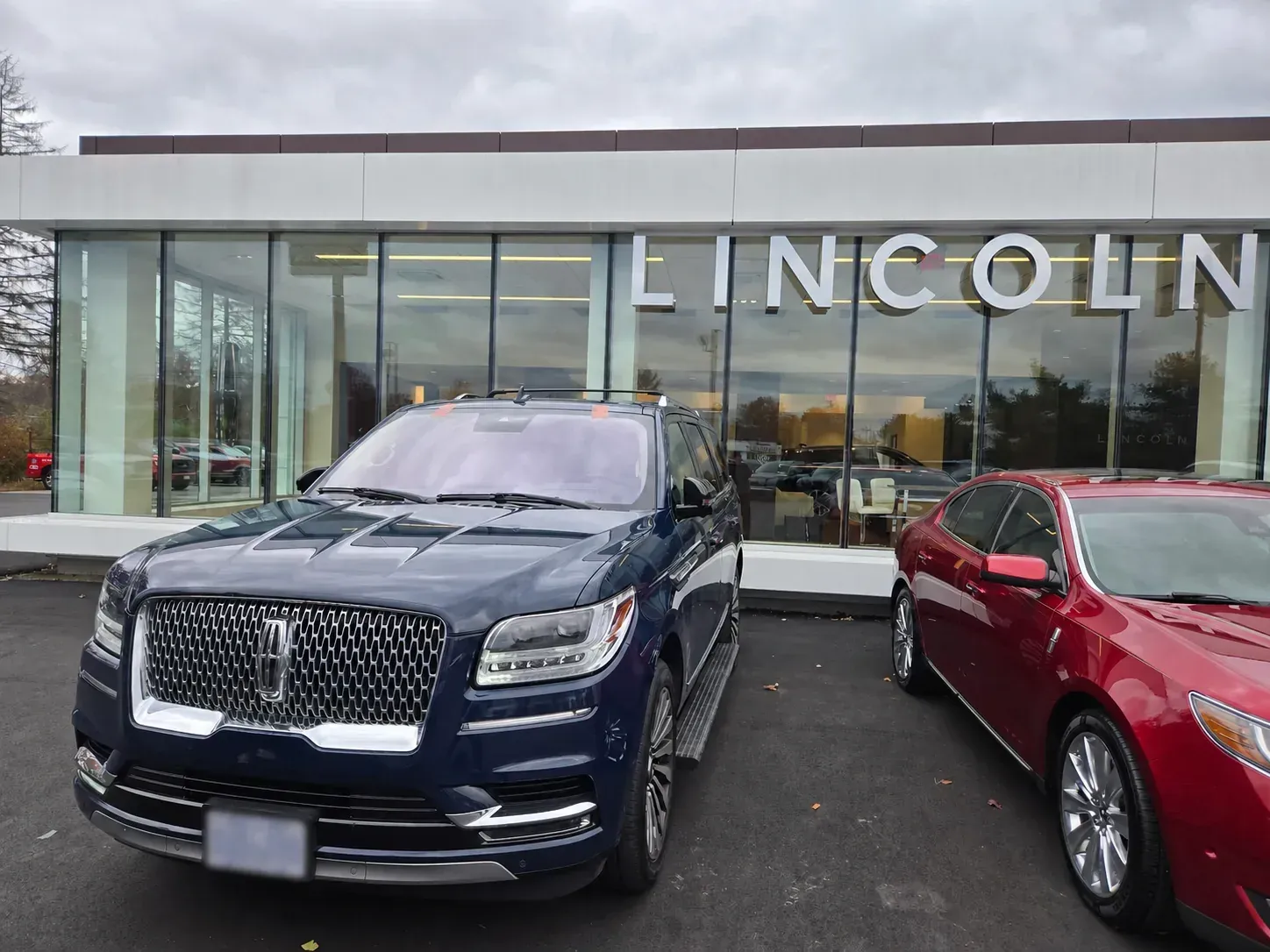 Lincoln windshield photographed after completed installation