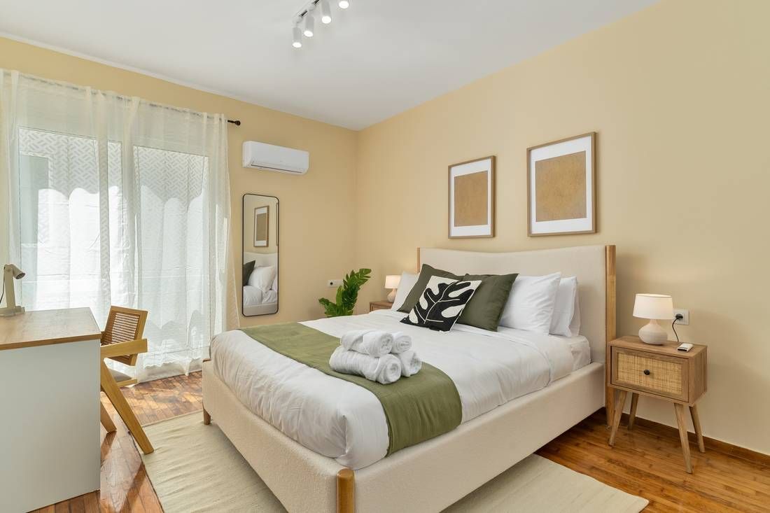 Acropolis Oasis 2-bedroom apartment in Koukaki, Athens, operated by Cheez