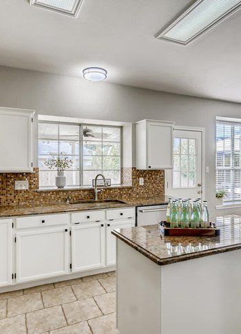 Home in Cedar Park, TX that had full interior painting of walls, ceilings, doors, trim and cabinets painted by Austin Painting and Cabinets