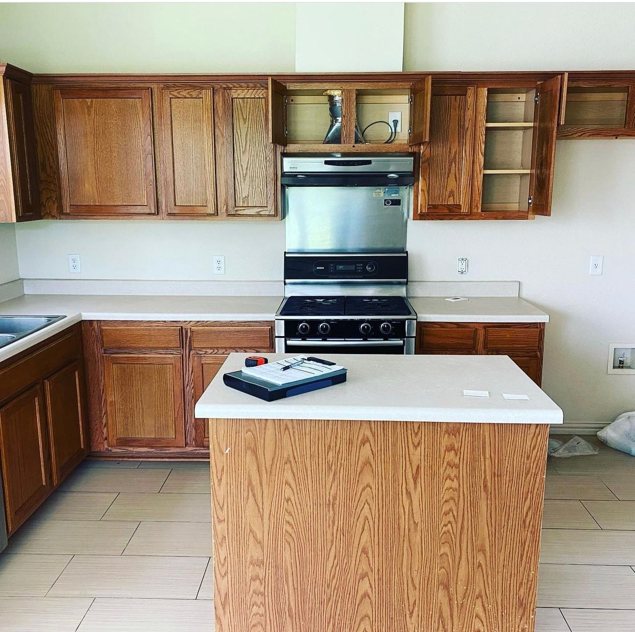 Avery Ranch Austin kitchen before remodel with dated cabinets and countertops