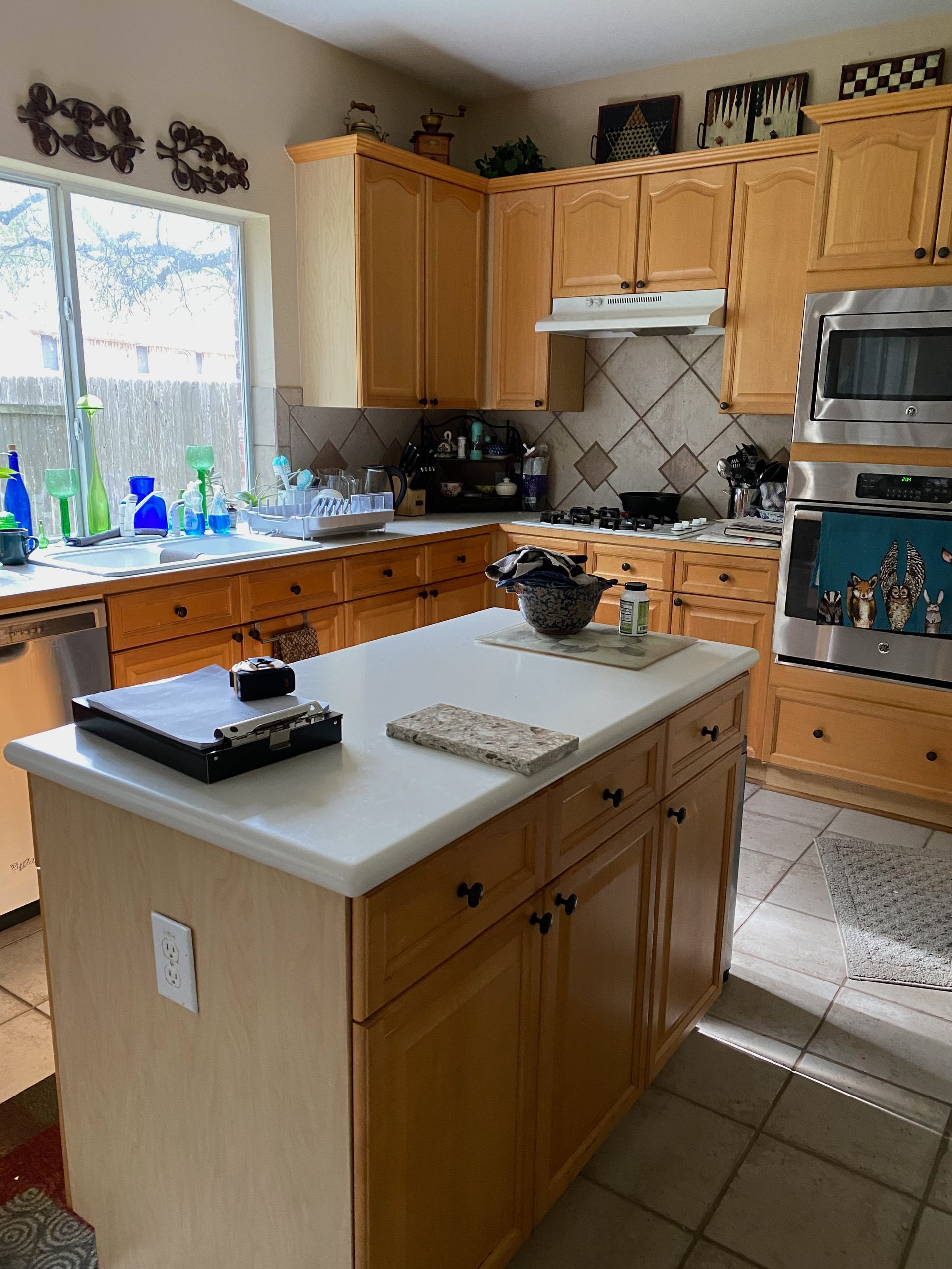 Cedar Park kitchen before cabinet painting and quartz countertop installation