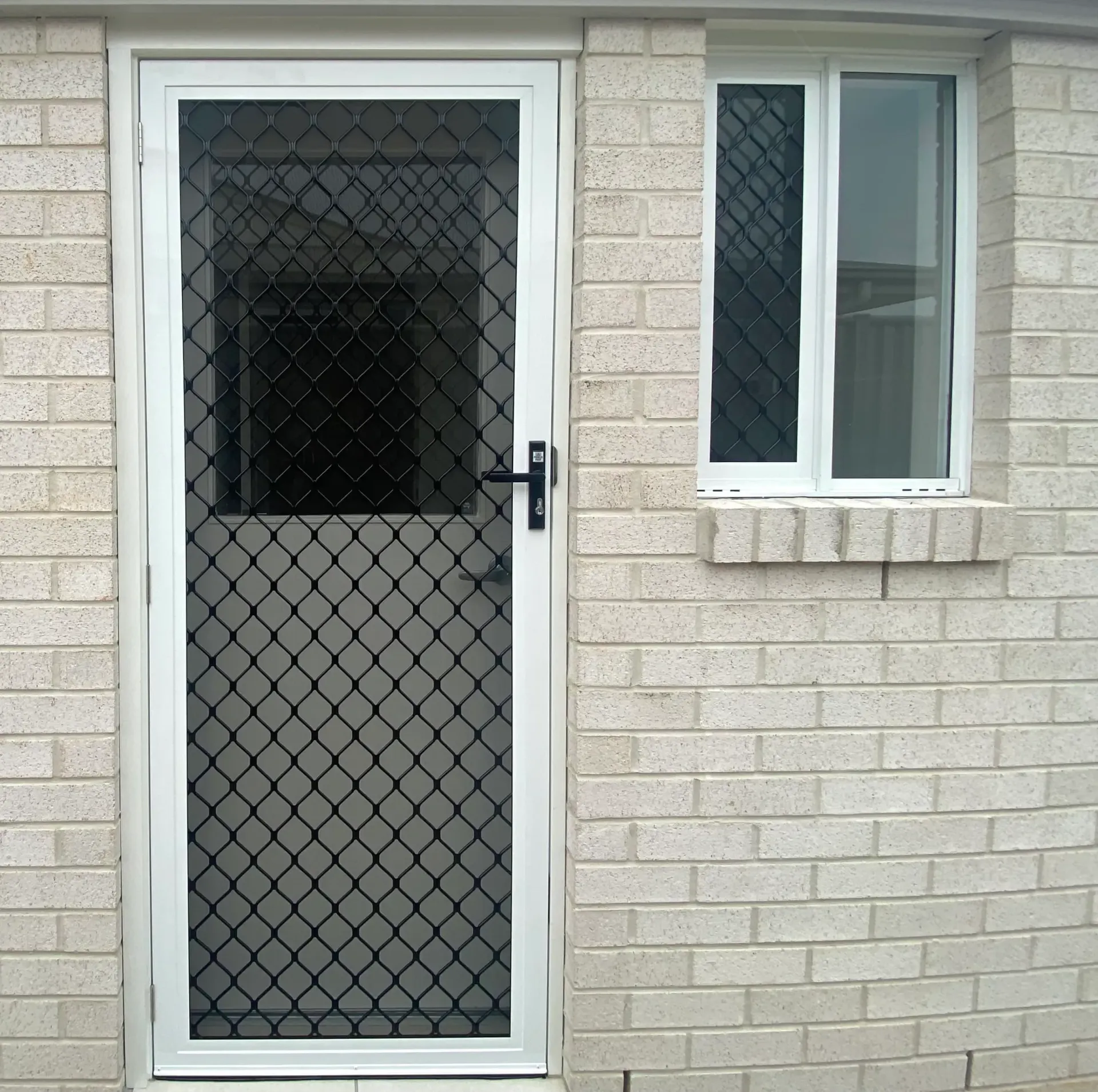 Replacement Of A Broken Insulating Glass Unit — Coastal Screens & Glass in Port Macquarie, NSW