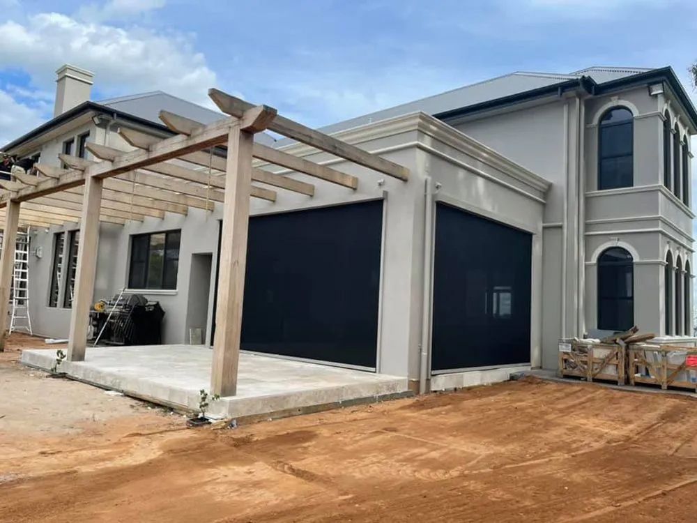 Modern Two-story House With a Pergola-covered Patio — Paint Place Cowra in Cowra, NSW