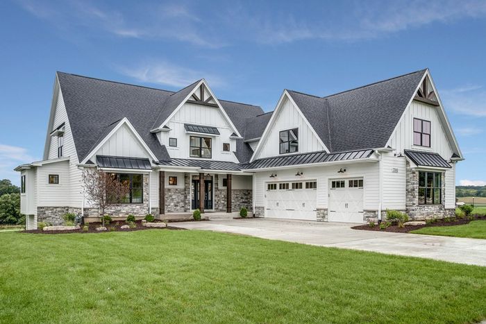 Beautiful Design of New Home — Dover, OH — Wallick's Seamless Spouting LLC Beautiful Design of New Home — Dover, OH — Wallick's Seamless Spouting LLC