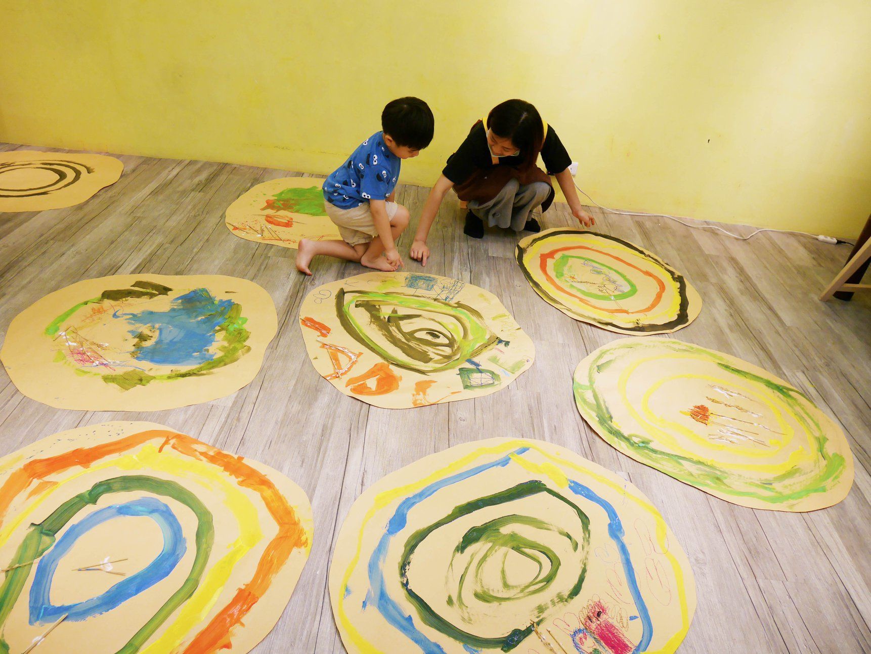 幼兒主題塗鴉 - 大膽塗鴉圓圈