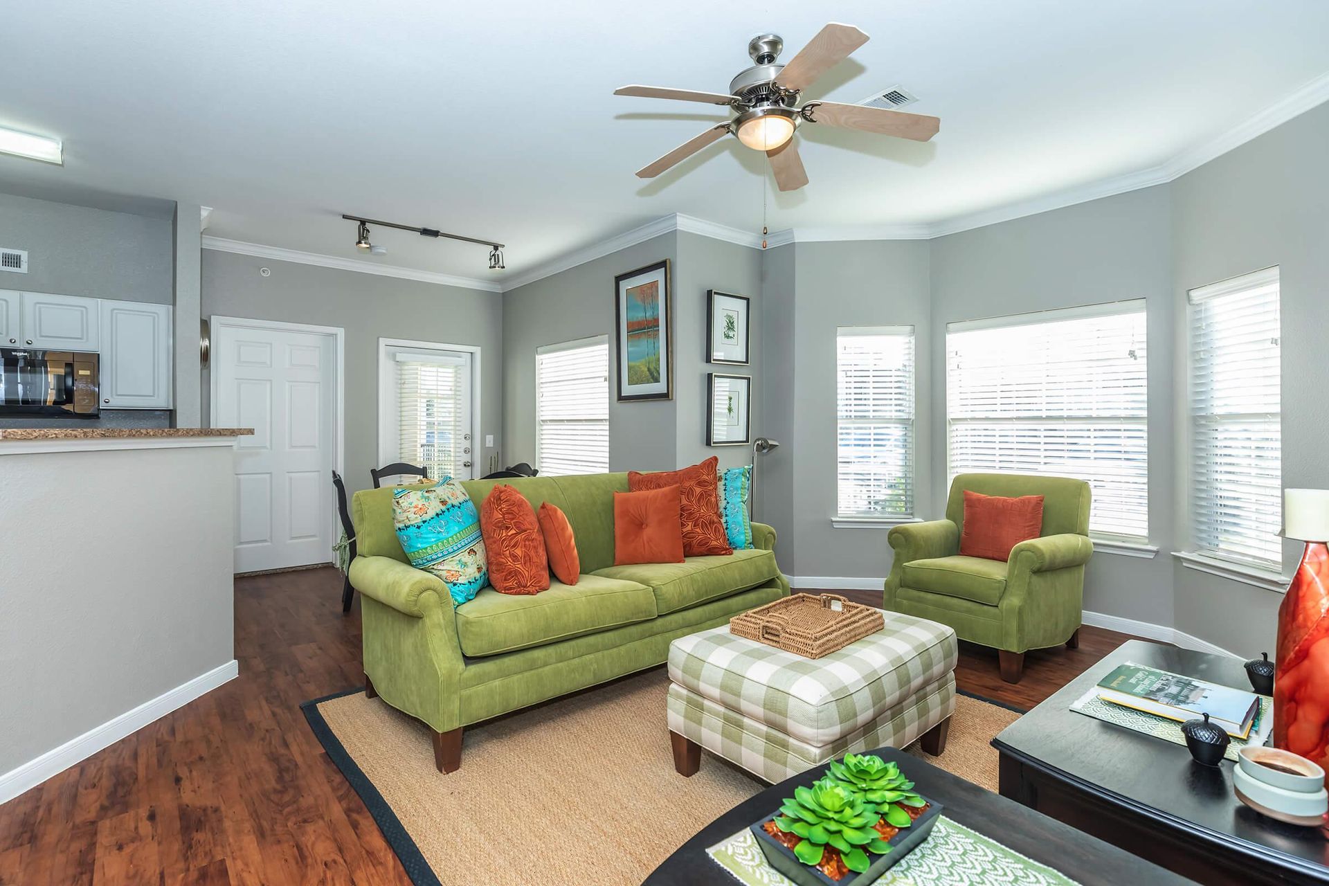 West End Lodge Modern Apartments for Rent in Beaumont, TX