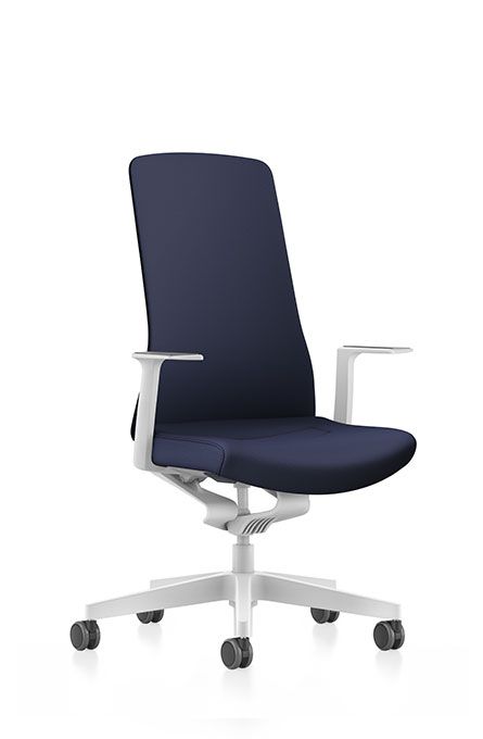 Dunkelblauer, ergonomischer Bürostuhl mit weißen Armlehnen – modernes Design