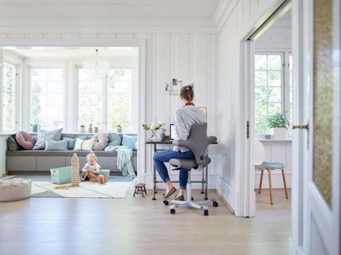 Frau im Home Office
