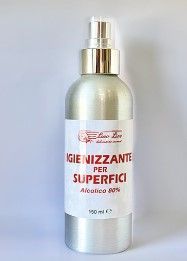 Flacone spray disinfettante color argento con la scritta